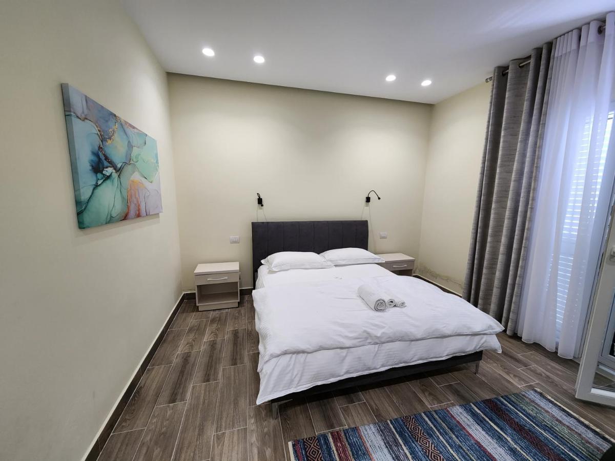 Llogora Dervishaliu Hotel Vlorë Esterno foto