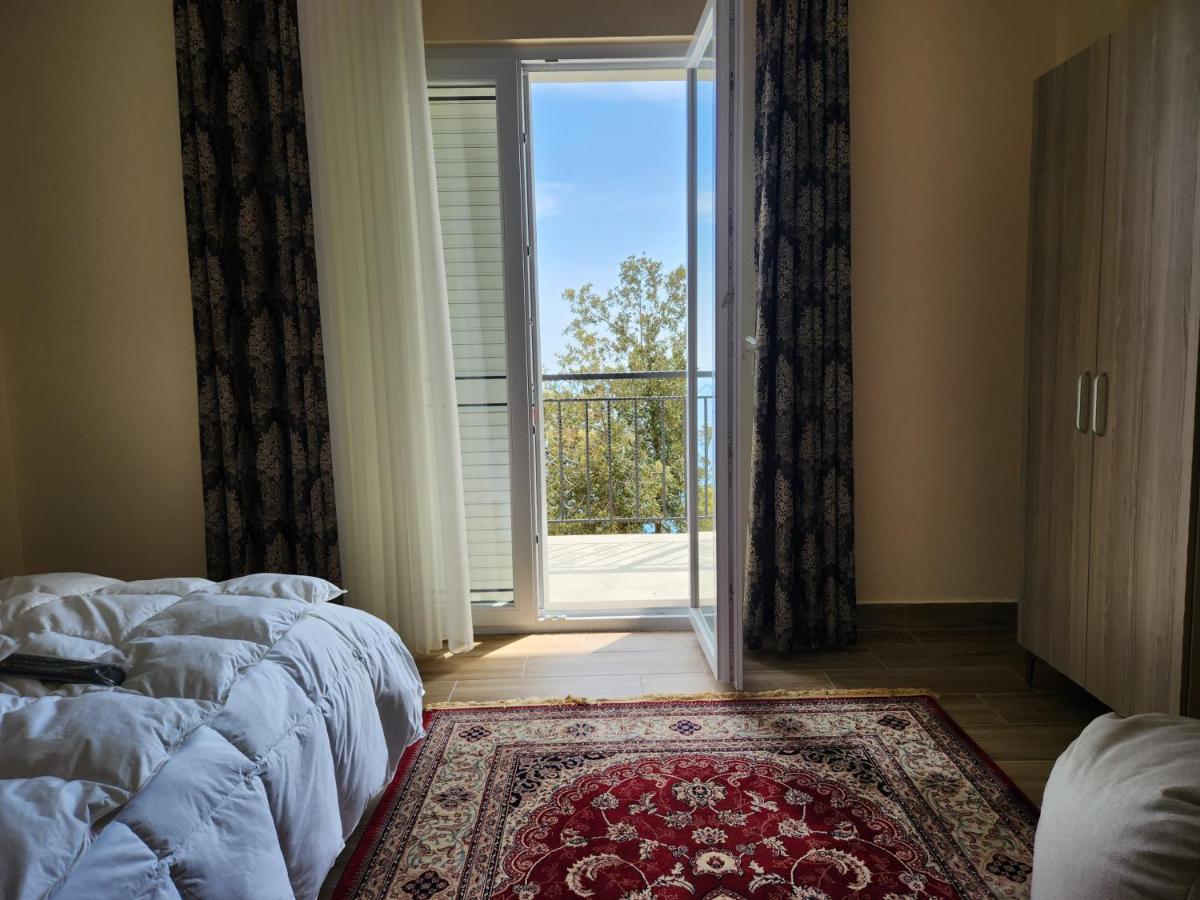 Llogora Dervishaliu Hotel Vlorë Esterno foto