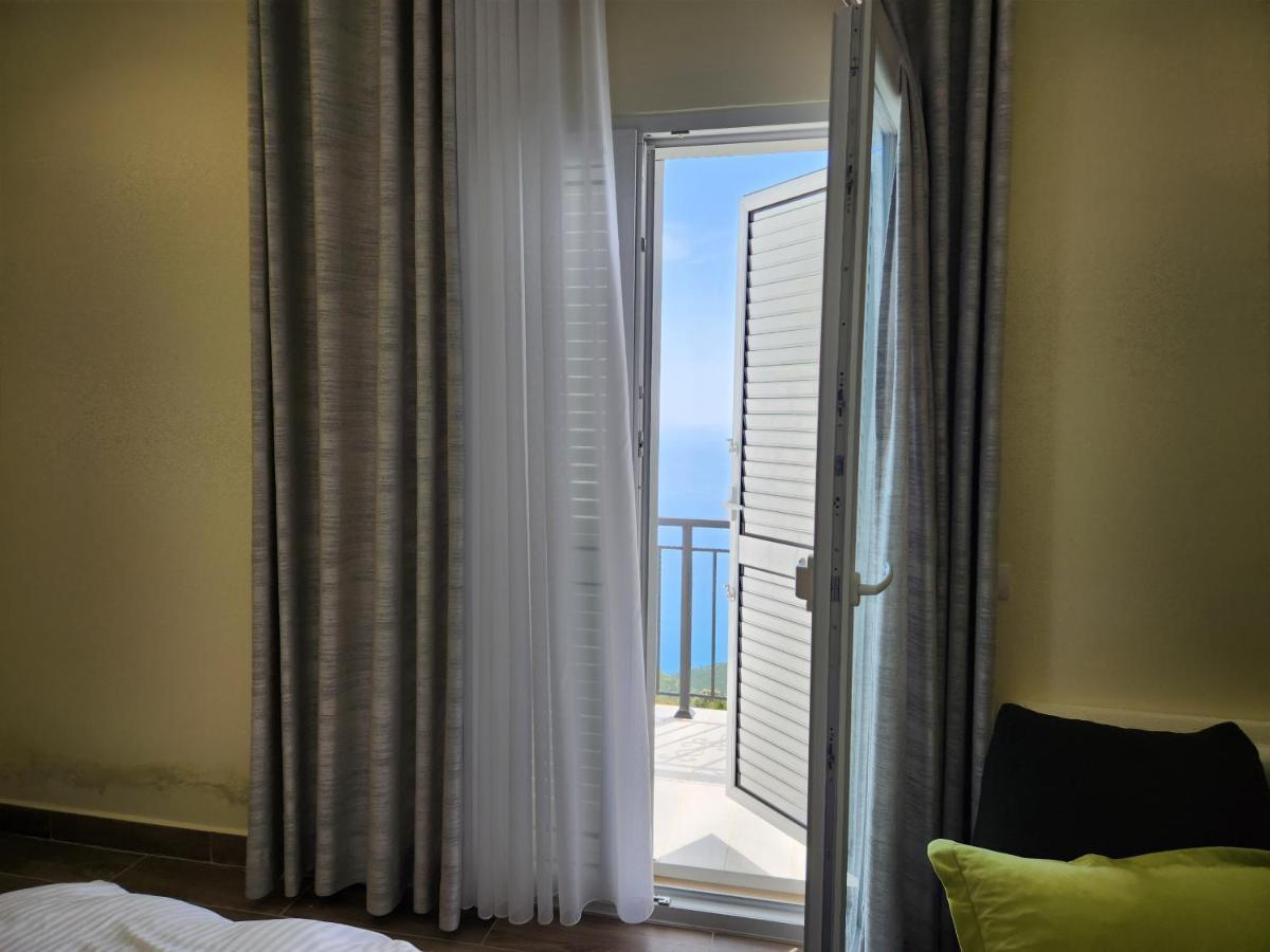Llogora Dervishaliu Hotel Vlorë Esterno foto