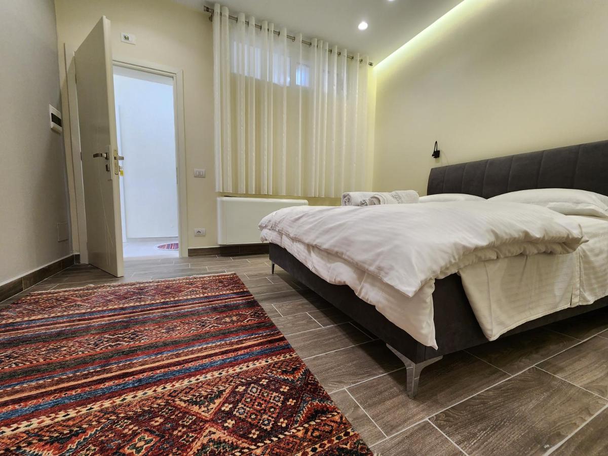 Llogora Dervishaliu Hotel Vlorë Esterno foto