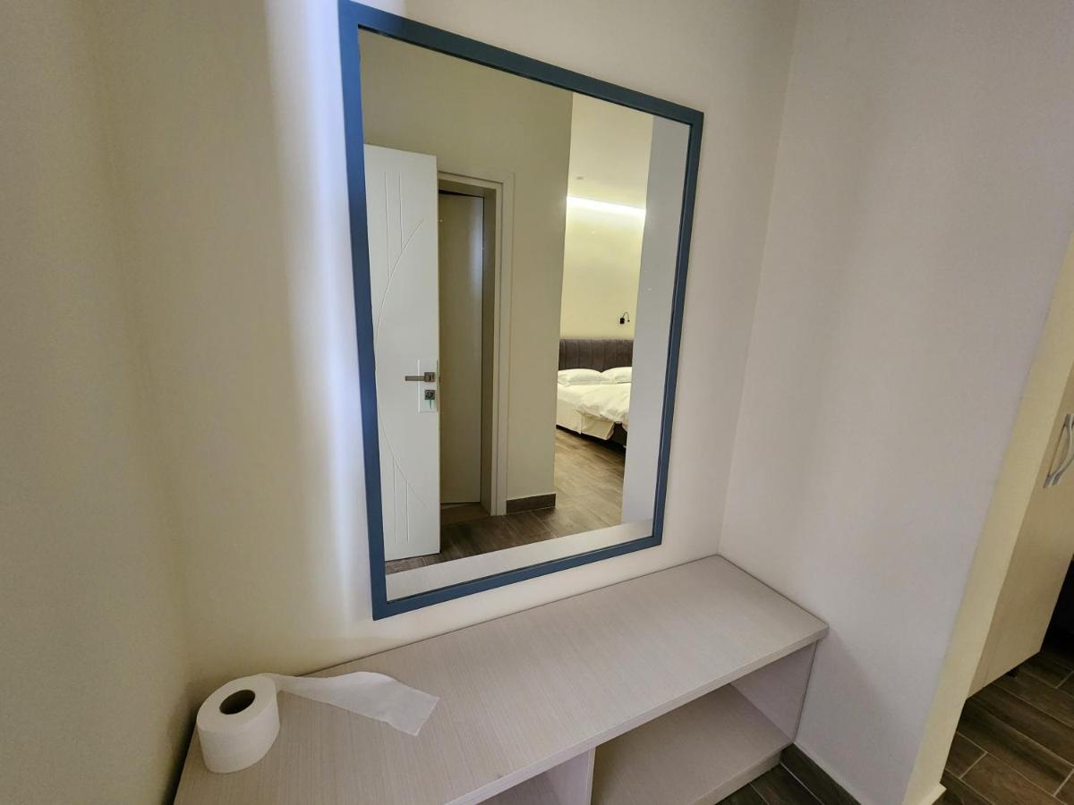 Llogora Dervishaliu Hotel Vlorë Esterno foto