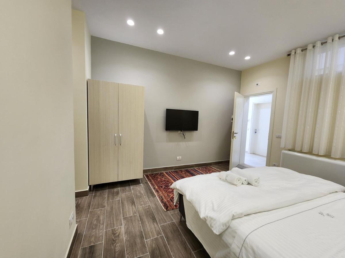 Llogora Dervishaliu Hotel Vlorë Esterno foto